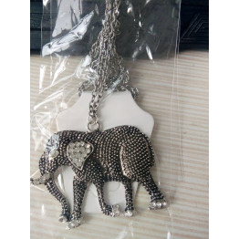 2017 fashion Elephant Pendant Necklace Elephant Carved Crystal Rhinestone Antique Pendant Necklace Women's Trendy Jewelry