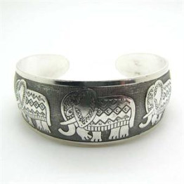 Cool Vintage Boho Style Elephant Tibetan Tibet Silver Plated Totem Bracelets Elegant Round Metal Cuff Bangles Women Jewelry